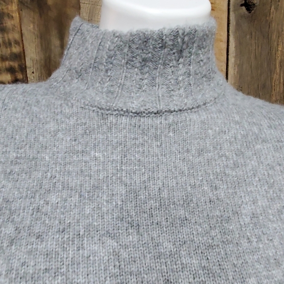 🆕️ 🏷Talbots  sweater - Picture 2 of 3